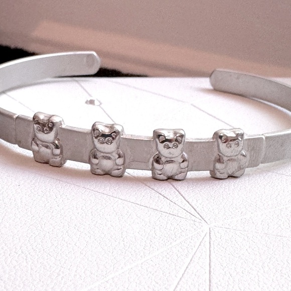 🧸Stylish Vintage Brushed and Polished Sterling Silver Teddy Bear Cuff Bracelet - Picture 1 of 12